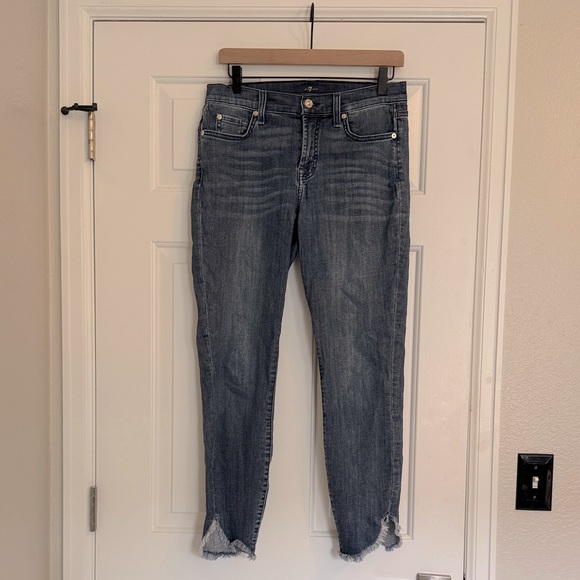 7 for All Mankind Gwenevere Distressed Asymmetrical Hem Ankle Jeans Size 29 - Picture 1 of 11